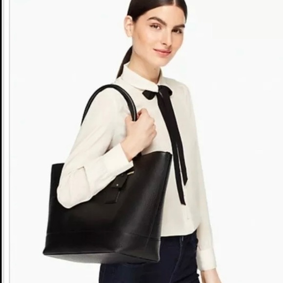 Authentic Kate Spade Large leather shoulder bag💕 - Picture 8 of 8